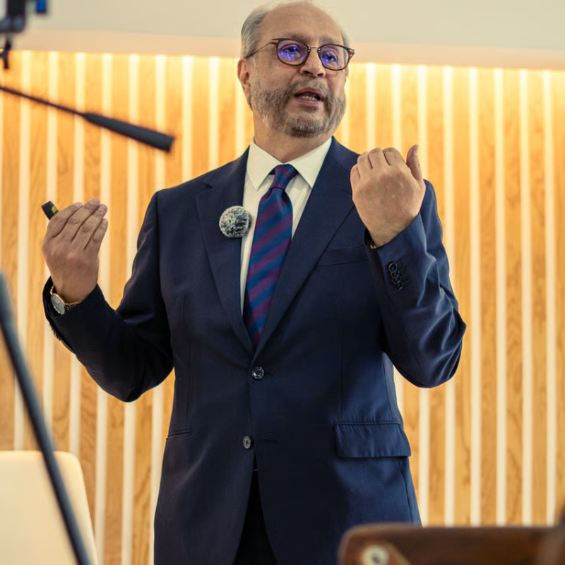 Dr. Juan Carlos Aguilar